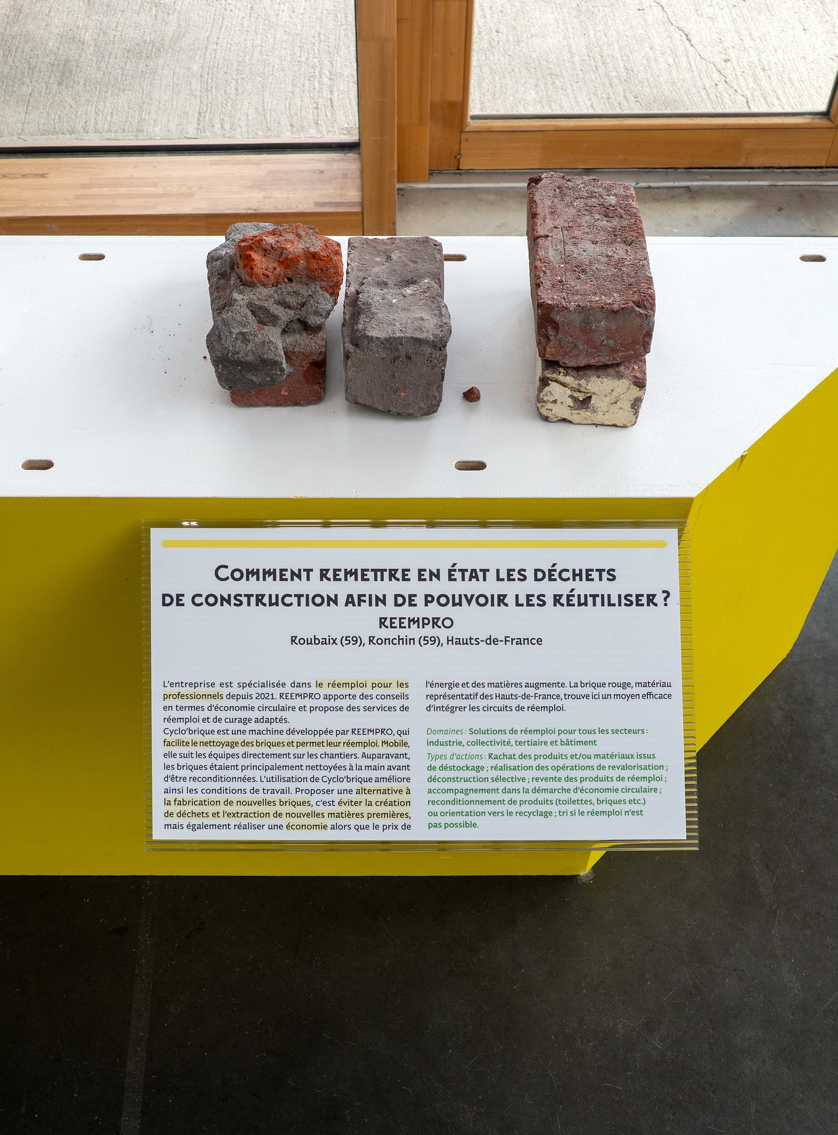studio-weg-la-ville-tourne-en-rond_graphisme_exposition_waao_ville_studio_weg_04.jpg