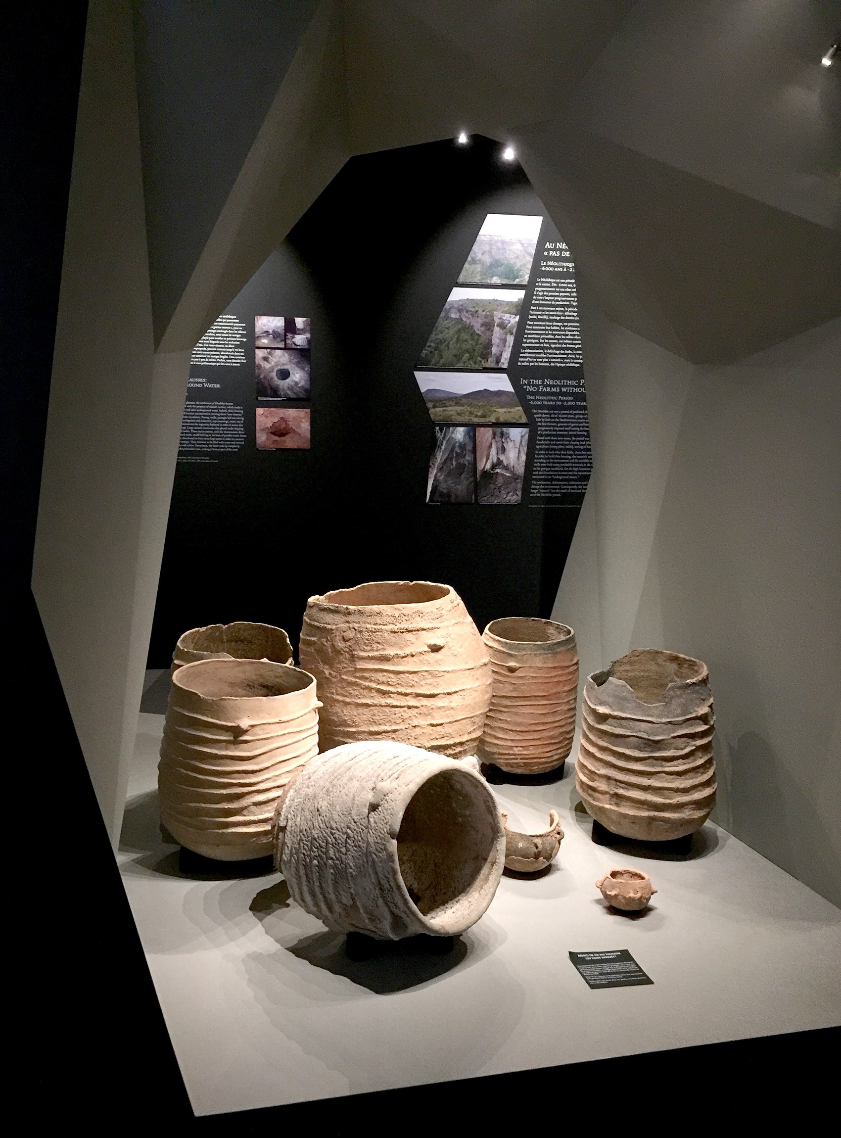 studio-weg-musee-de-lodeve_lodeve-graphisme-exposition-archeologie-studio_weg_01.jpg