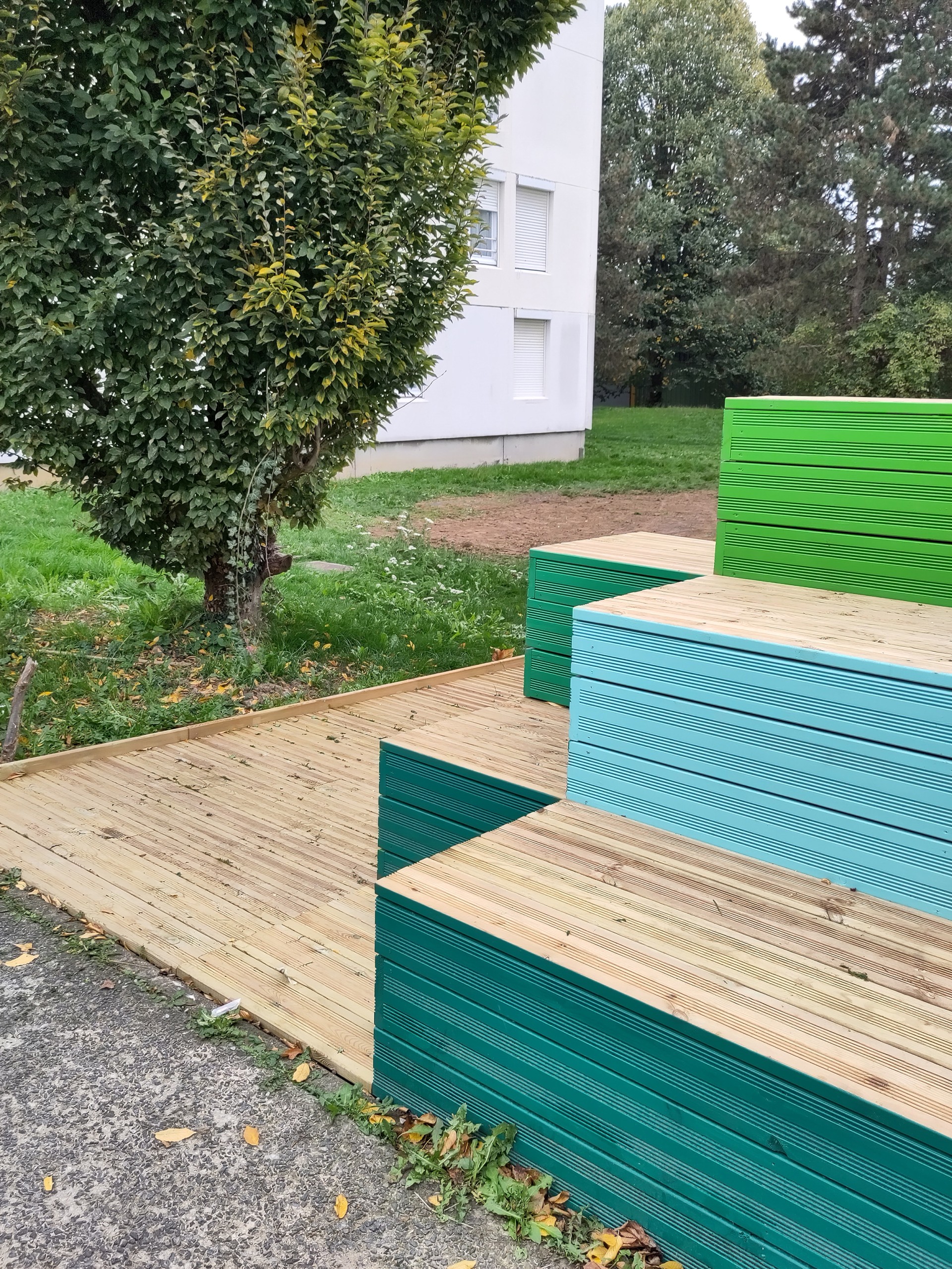 studio-weg-passerelle-vers-un-jardin-partage_maubeuge-urbainsme-transitoire-studio-weg-09.jpg