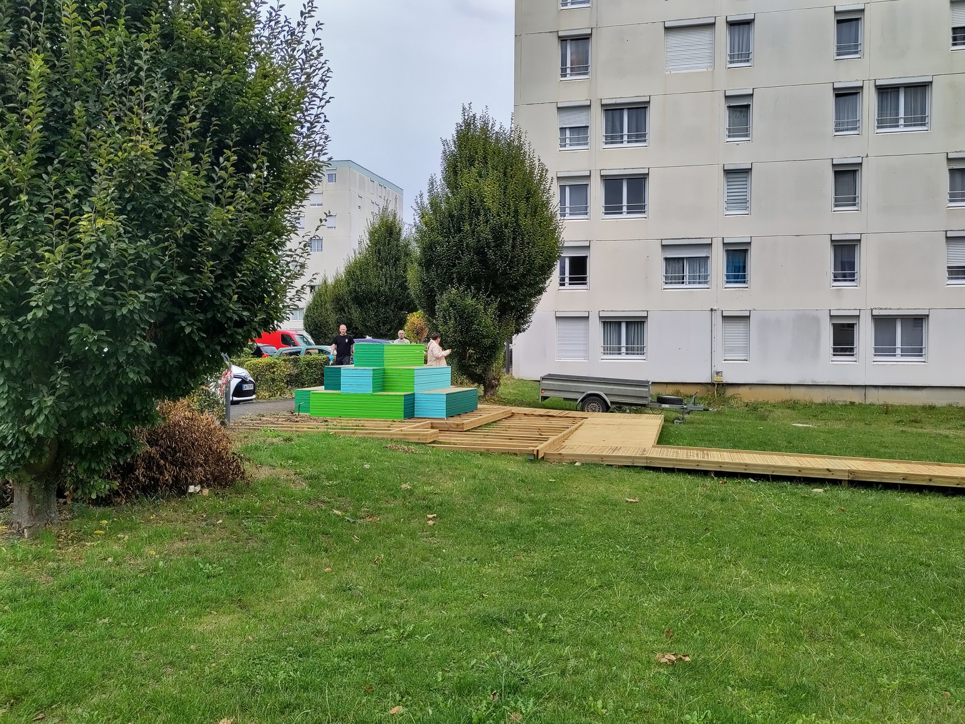 studio-weg-passerelle-vers-un-jardin-partage_maubeuge-urbainsme-transitoire-studio-weg-04.jpg